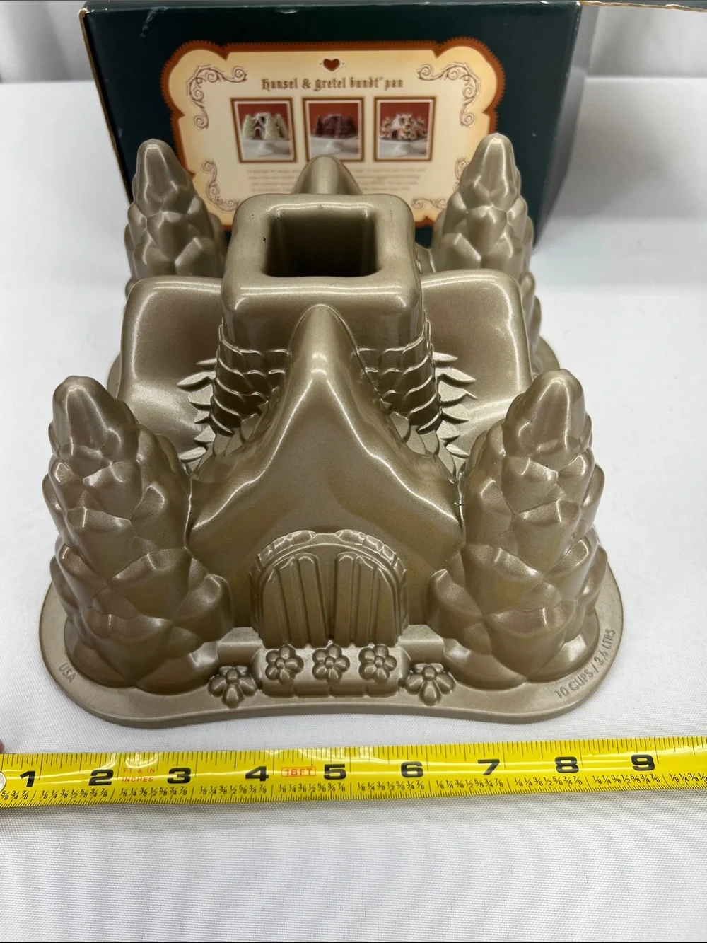 Williams Sonoma Nordic Ware Hansel & Gretel Bundt Pan Christmas Castle Cottage